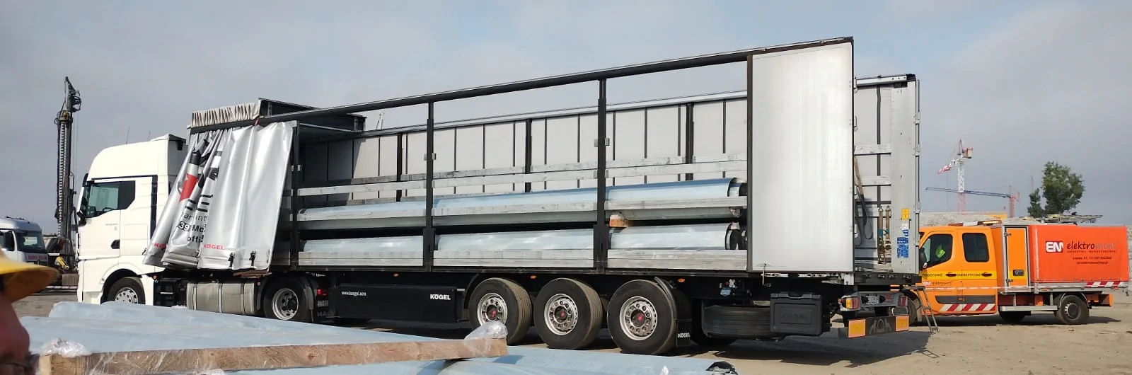 transport krajowy – naczepa plandeka standard i mega